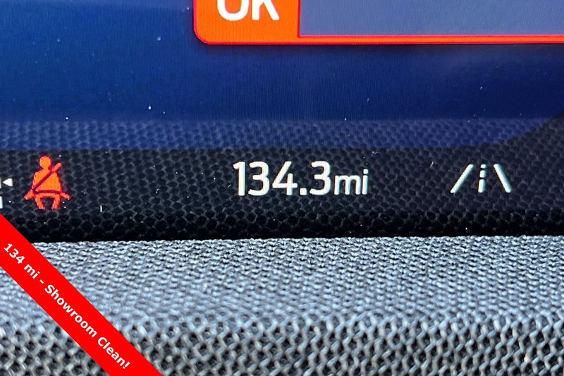 Ford Mustang Mach-E Vehicle Full-screen Gallery Image 26