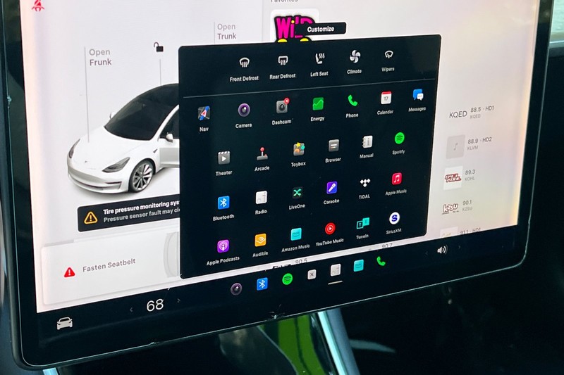 Tesla Model 3 Vehicle Full-screen Gallery Image 20