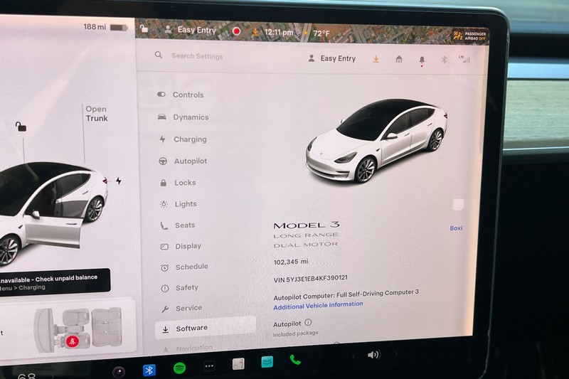 Tesla Model 3 Vehicle Full-screen Gallery Image 27