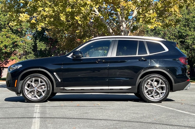 BMW X3 Vehicle Full-screen Gallery Image 07