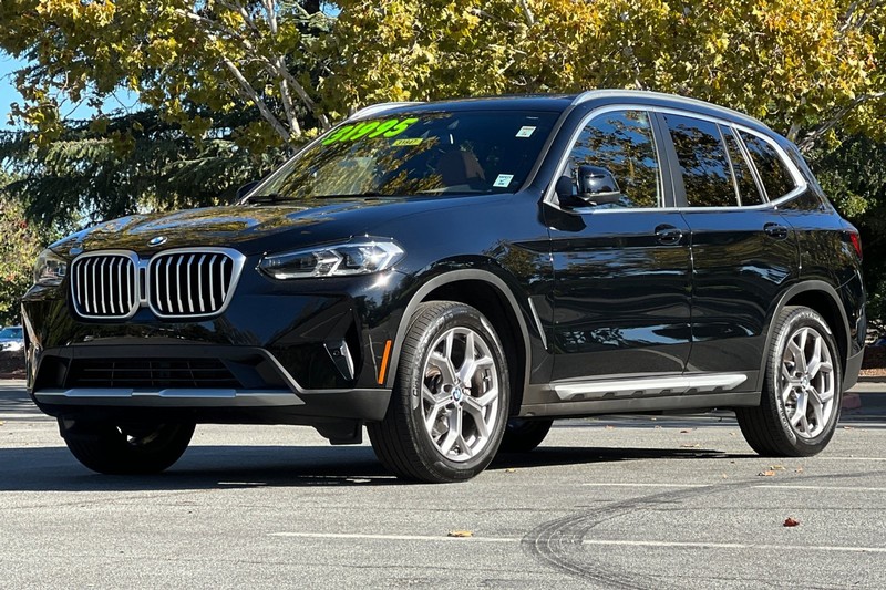 BMW X3 Vehicle Full-screen Gallery Image 08