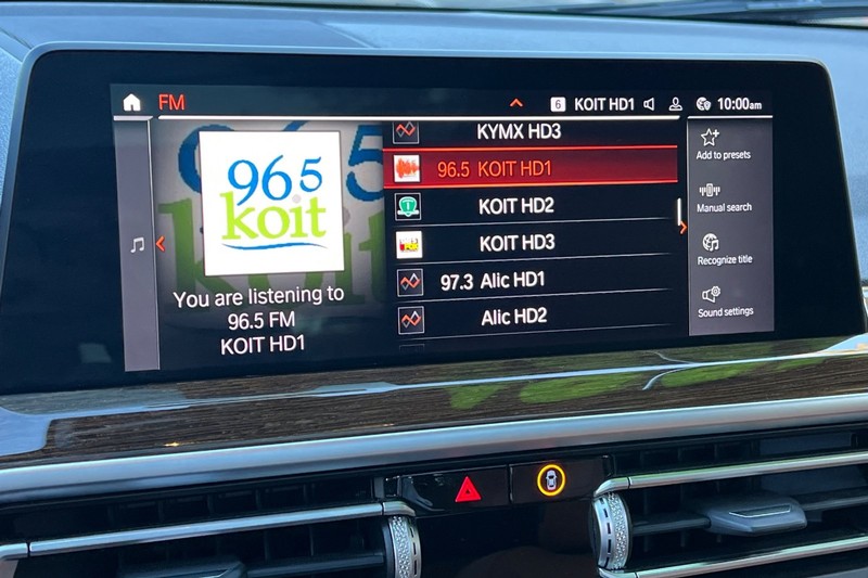 BMW X3 Vehicle Full-screen Gallery Image 18