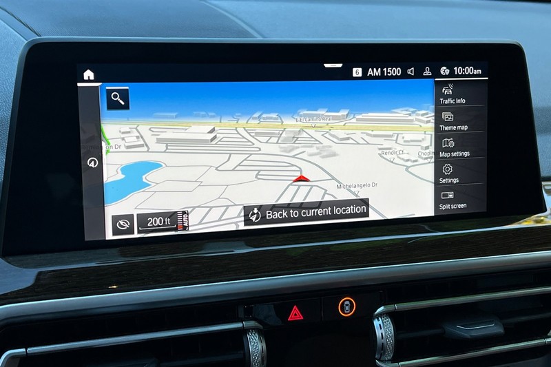 BMW X3 Vehicle Full-screen Gallery Image 19