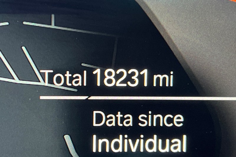 BMW X3 Vehicle Full-screen Gallery Image 26