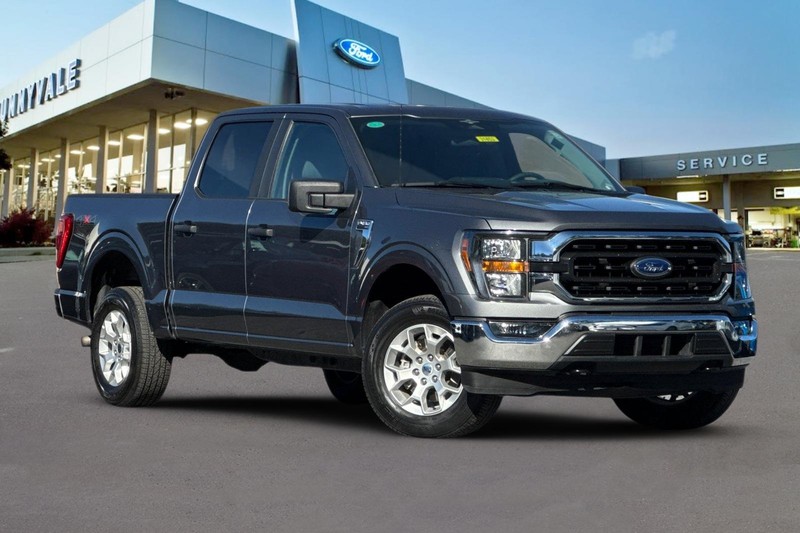 Ford F-150 Vehicle Full-screen Gallery Image 02