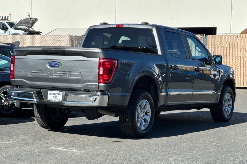 Ford F-150 Vehicle Full-screen Gallery Image 04
