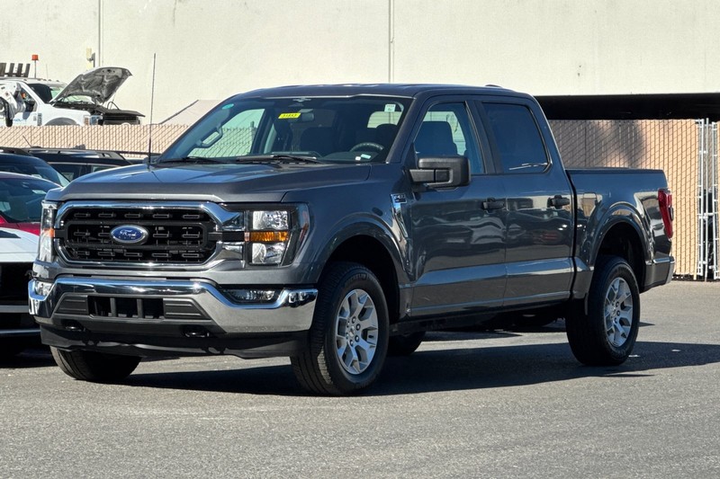 Ford F-150 Vehicle Full-screen Gallery Image 09