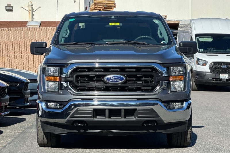 Ford F-150 Vehicle Full-screen Gallery Image 10