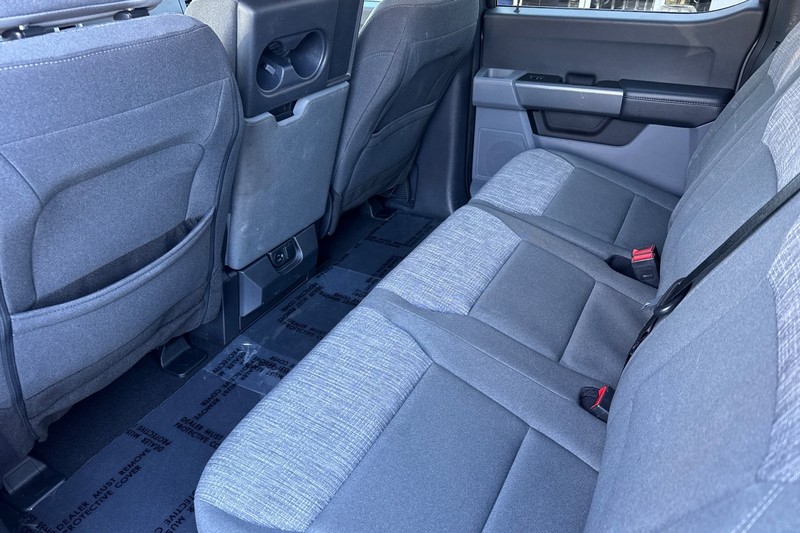 Ford F-150 Vehicle Full-screen Gallery Image 13