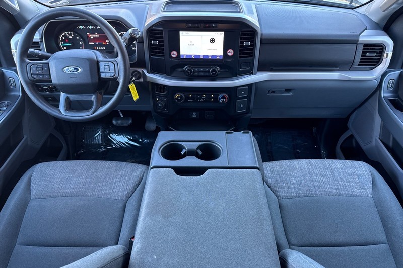 Ford F-150 Vehicle Full-screen Gallery Image 14