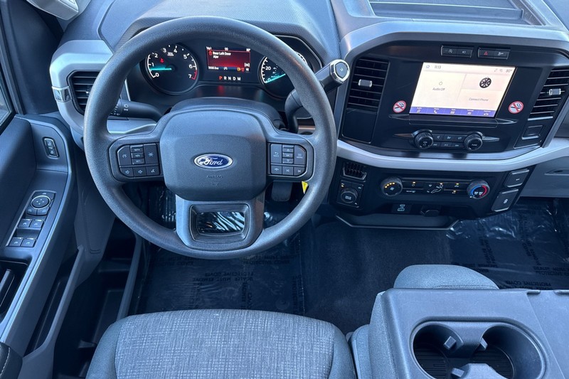 Ford F-150 Vehicle Full-screen Gallery Image 15