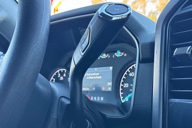 Ford F-150 Vehicle Full-screen Gallery Image 21