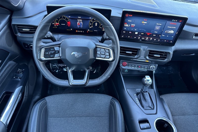 Ford Mustang Vehicle Full-screen Gallery Image 14