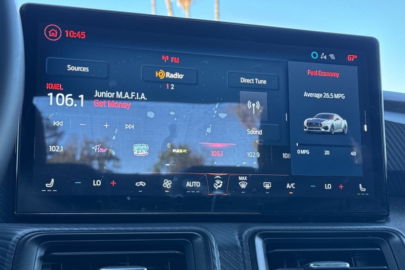 Ford Mustang Vehicle Full-screen Gallery Image 17