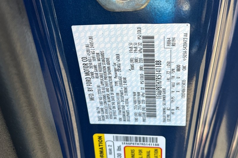 Ford Mustang Vehicle Full-screen Gallery Image 27