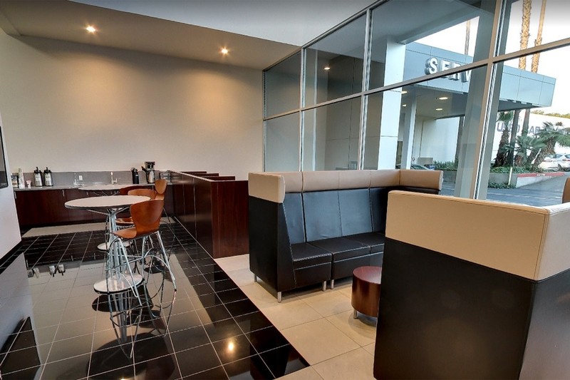 Ford Mustang Vehicle Full-screen Gallery Image 31