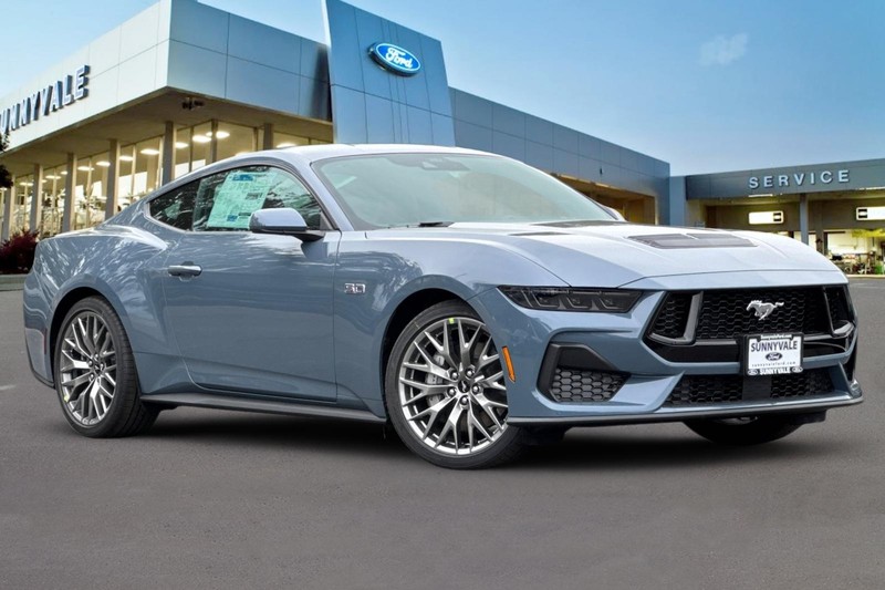 Ford Mustang Vehicle Full-screen Gallery Image 02