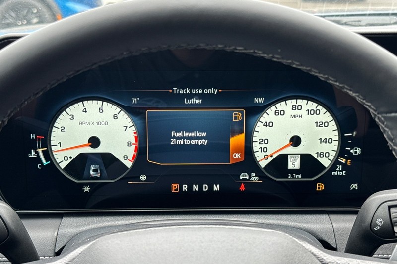 Ford Mustang Vehicle Full-screen Gallery Image 21