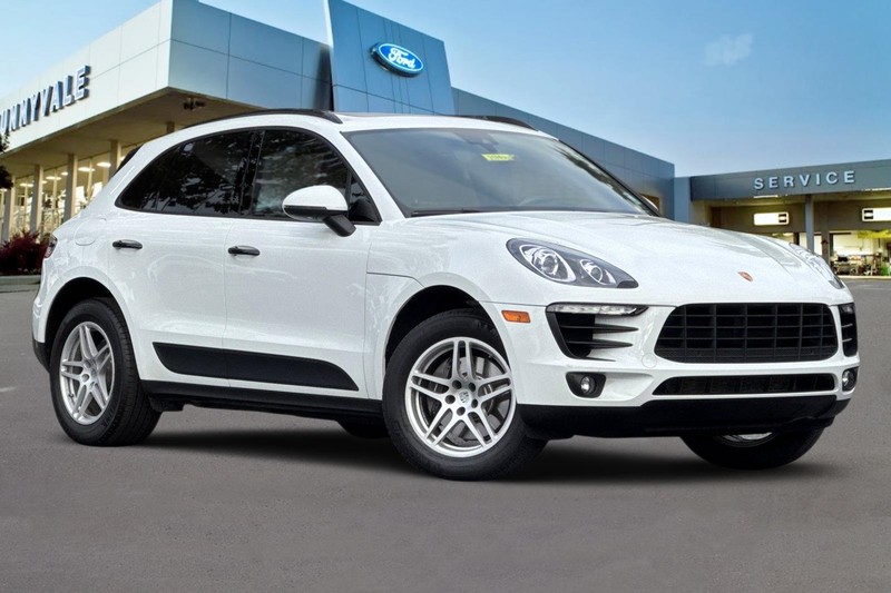 Porsche Macan Vehicle Full-screen Gallery Image 02