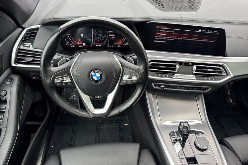 BMW X5 Vehicle Full-screen Gallery Image 13