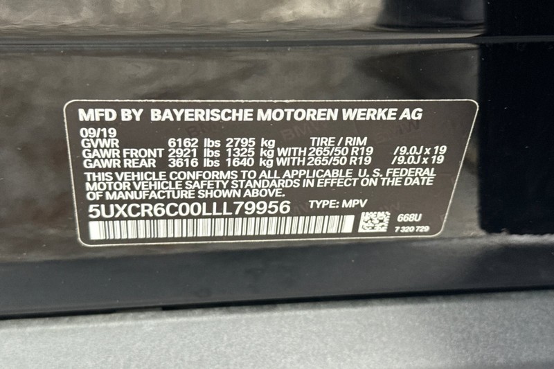 BMW X5 Vehicle Full-screen Gallery Image 28