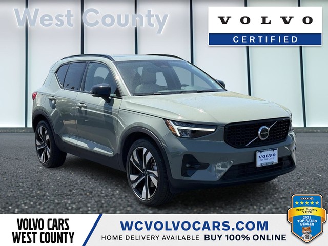 2023 Volvo XC40 Plus Dark Theme at Suntrup West County Volvo in Ballwin MO