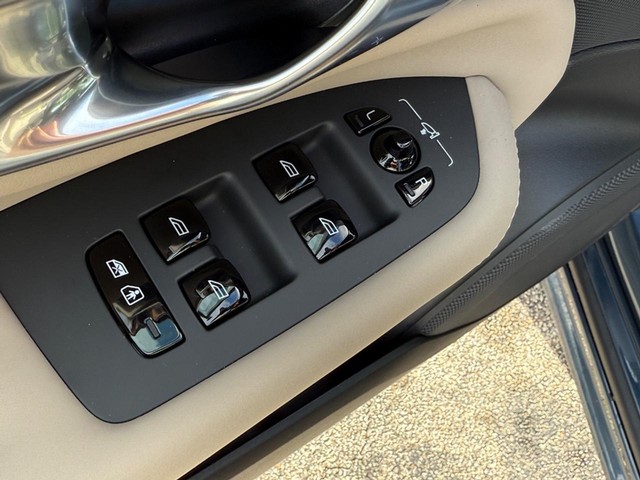 2026 Volvo XC90 Plus - Photo 9