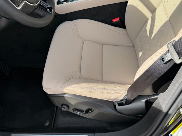 2026 Volvo XC90 Plus - Photo 11