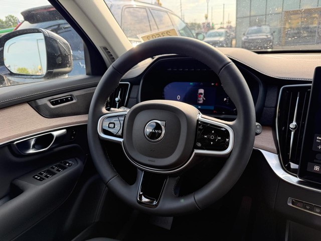 2026 Volvo XC90 Plus - Photo 8