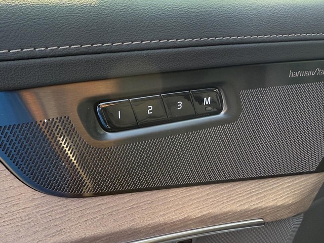 2026 Volvo XC90 Plus - Photo 11