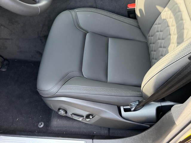 2026 Volvo XC90 Plus - Photo 12