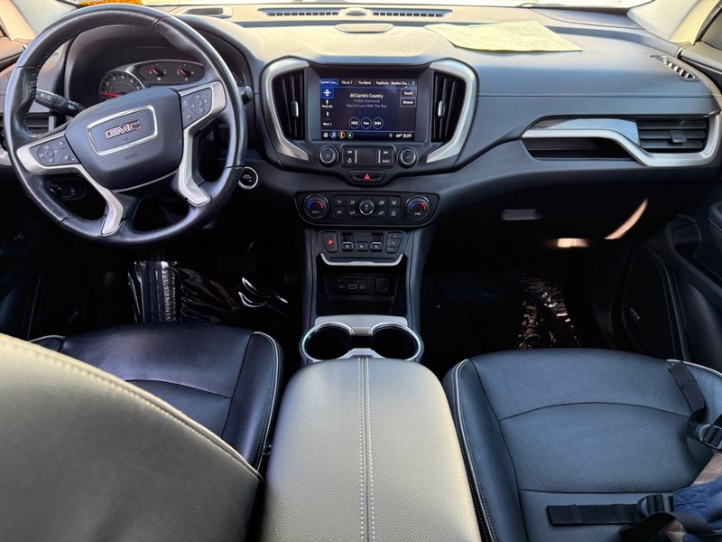 GMC Terrain Vehicle Full-screen Gallery Image 11