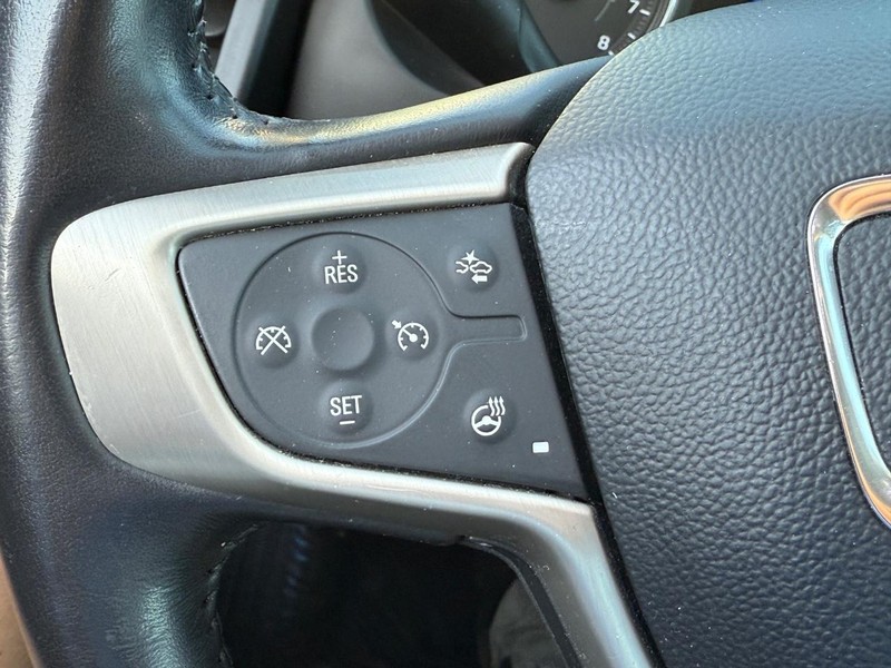 GMC Terrain Vehicle Full-screen Gallery Image 17