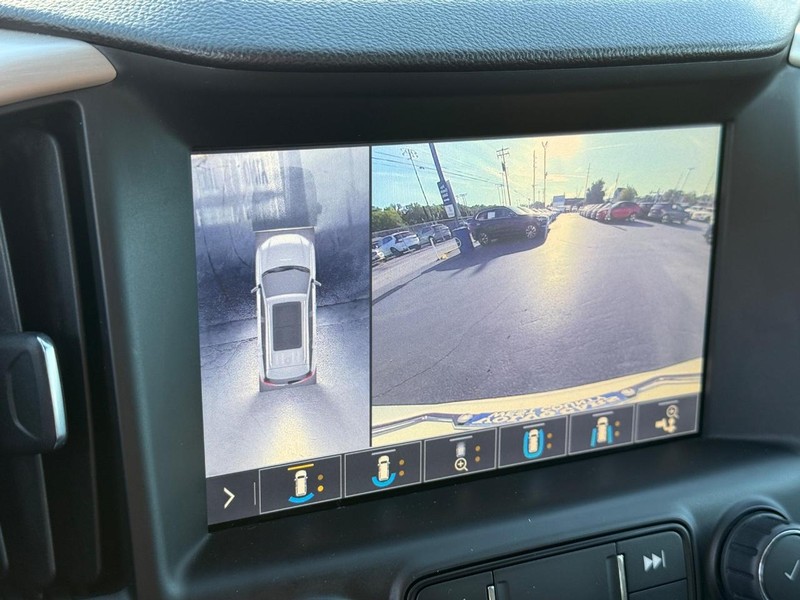 GMC Terrain Vehicle Full-screen Gallery Image 21