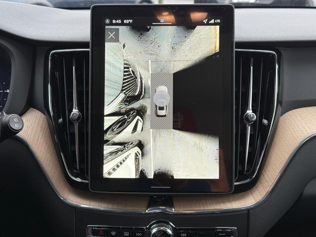 2026 Volvo XC60 Plus - Photo 8