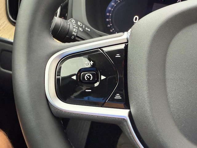 2026 Volvo XC60 Plus - Photo 12