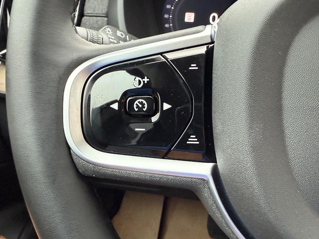 2026 Volvo XC90 Plus - Photo 13