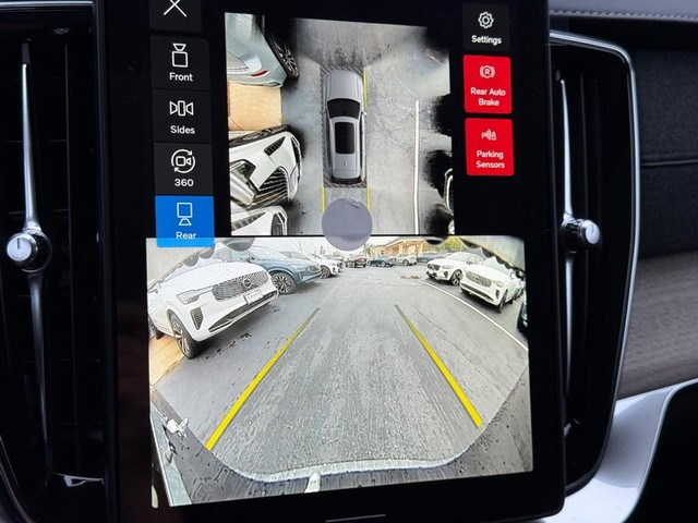 2026 Volvo XC90 Plus - Photo 16