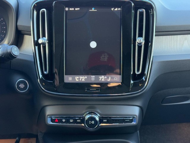 2026 Volvo XC40 Plus - Photo 8