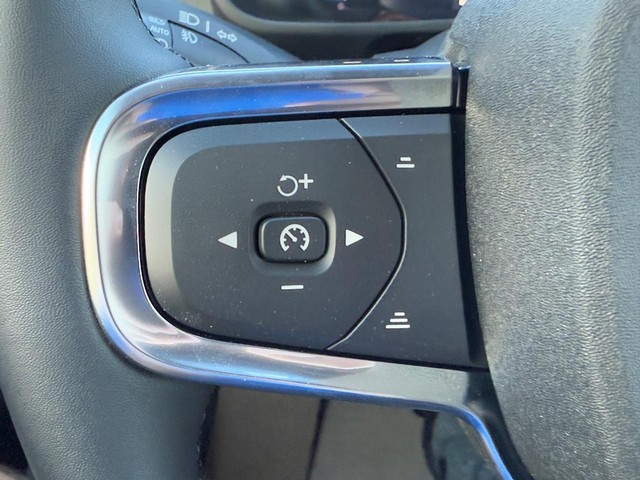 2026 Volvo XC40 Plus - Photo 12