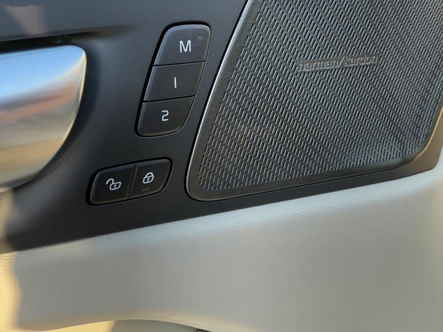 2026 Volvo XC60 Ultra - Photo 10