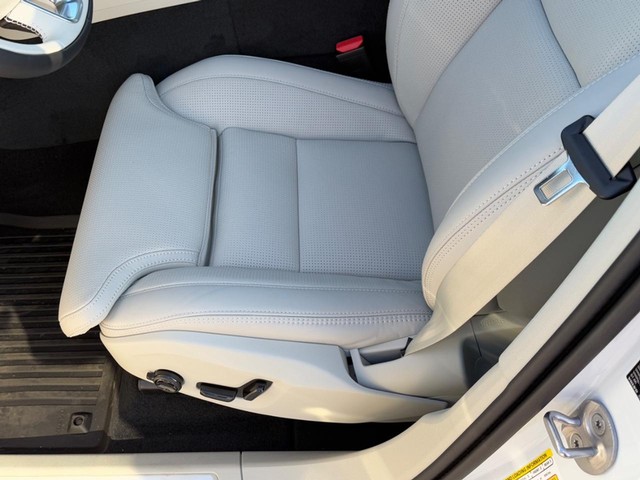 2026 Volvo XC60 Ultra - Photo 11