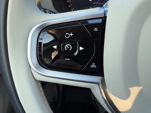 2026 Volvo XC60 Ultra - Photo 12
