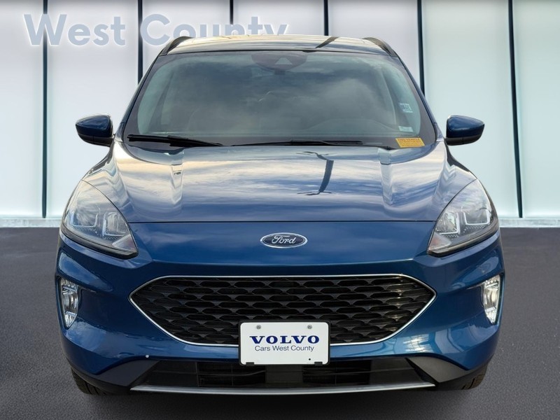 Ford Escape Vehicle Full-screen Gallery Image 09