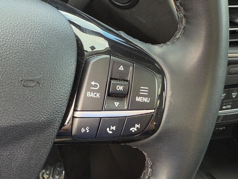 Ford Escape Vehicle Full-screen Gallery Image 19