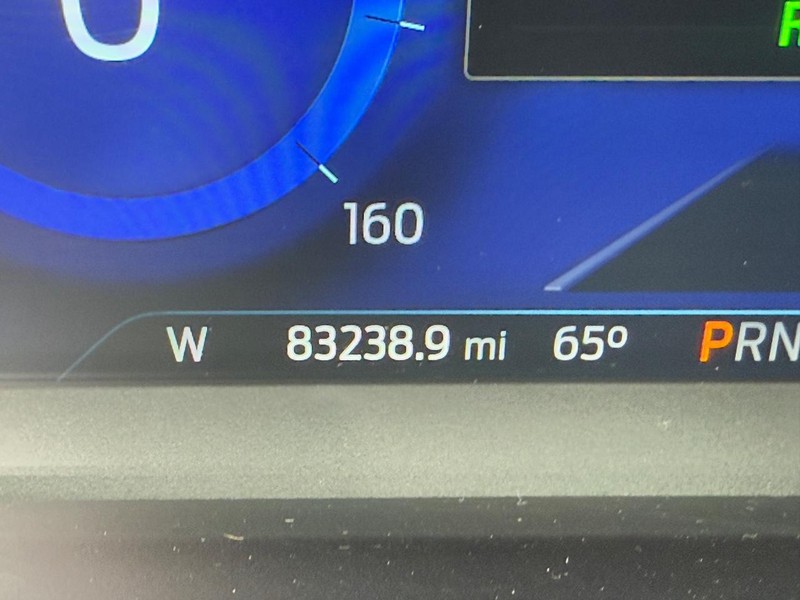 Ford Escape Vehicle Full-screen Gallery Image 21