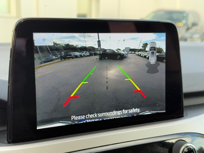 Ford Escape Vehicle Full-screen Gallery Image 22