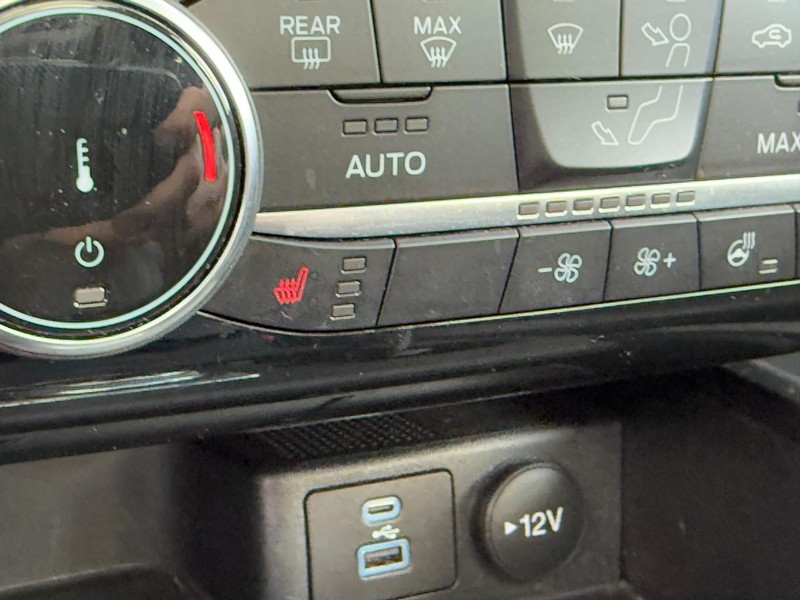 Ford Escape Vehicle Full-screen Gallery Image 23