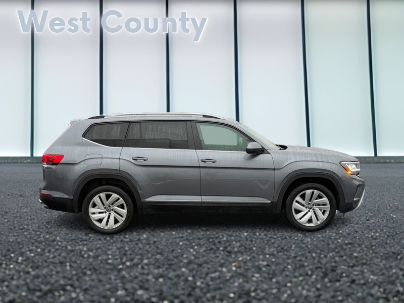Volkswagen Atlas Vehicle Full-screen Gallery Image 02