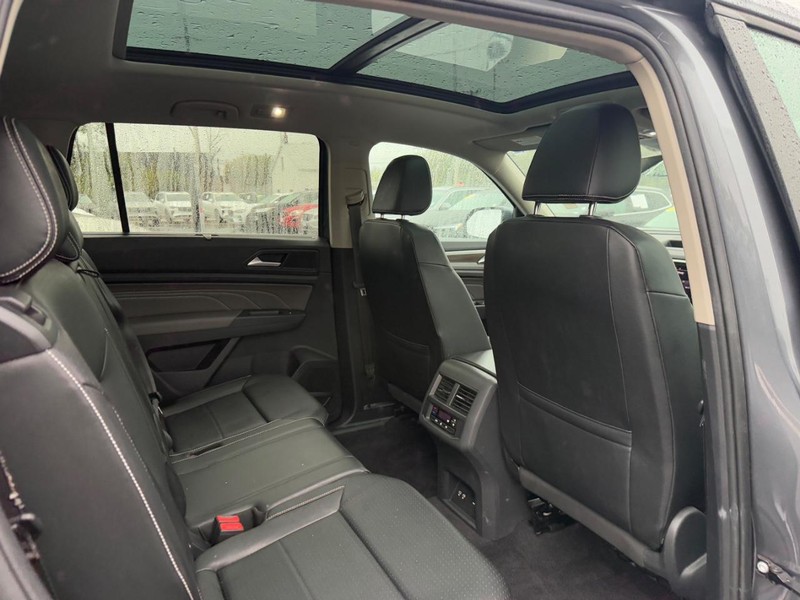 Volkswagen Atlas Vehicle Full-screen Gallery Image 10